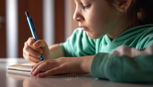 5N1K Soruları Çözen Çocuk