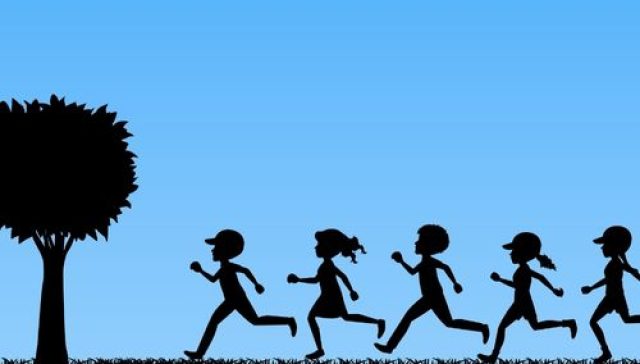 Doğada Koşan Çocuklar