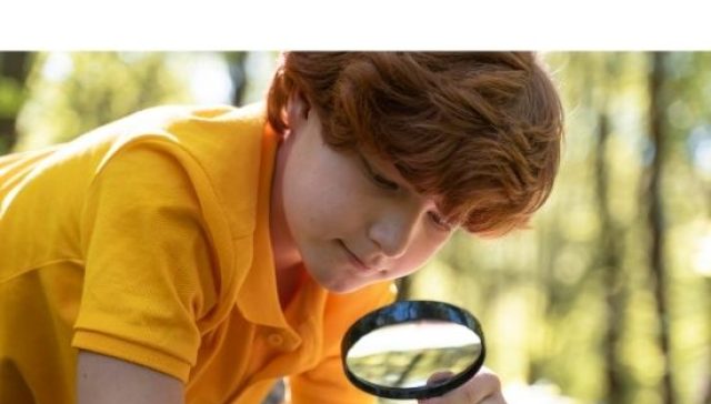 Bilimsel Araştırma Yapan Çocuk